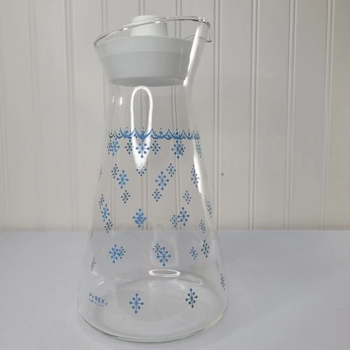 Vintage Pyrex Blue Snowflake Garland Glass Carafe Drink Pitcher + Original Lid