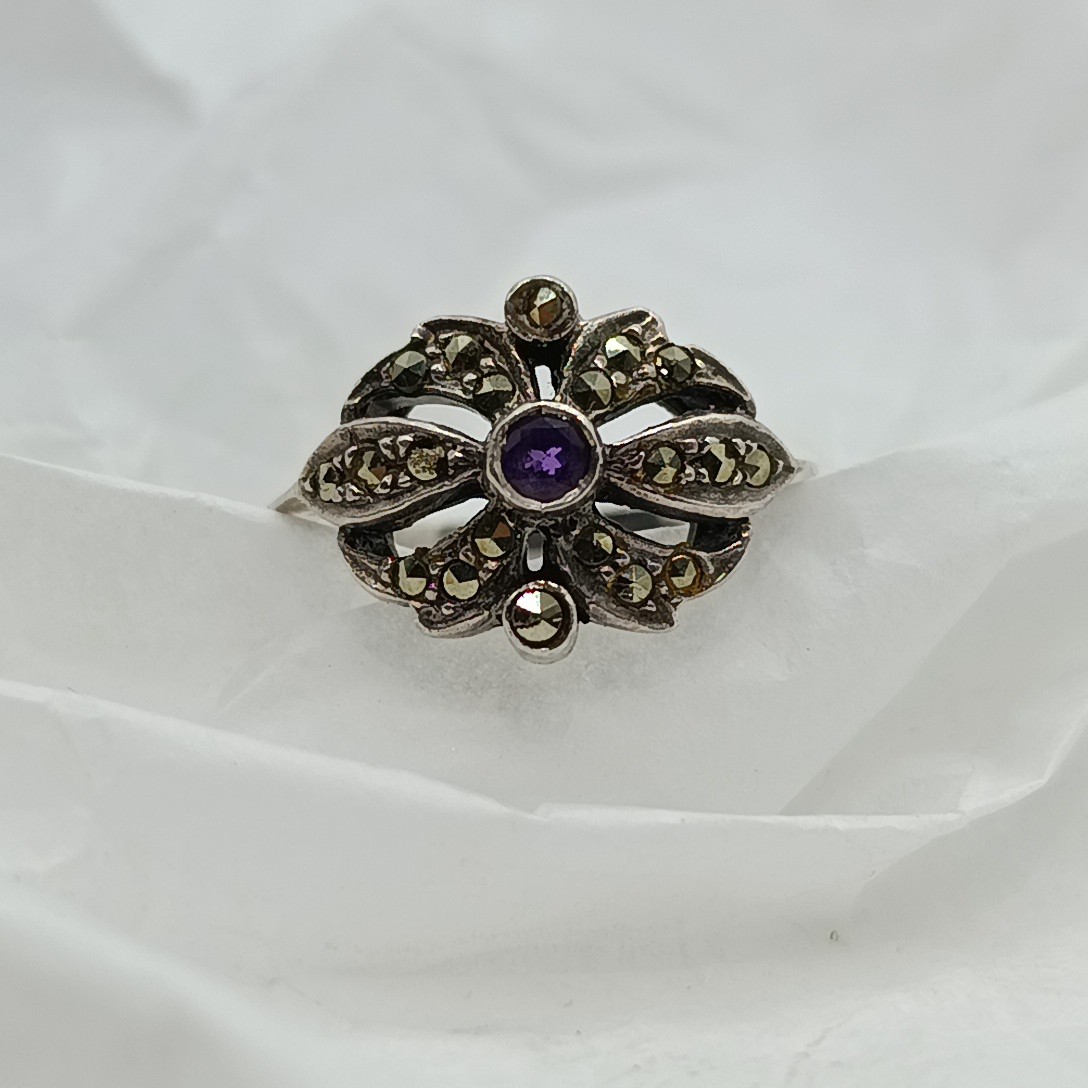 Gorgeous silver ring (tested), marrow strings & a… - image 2