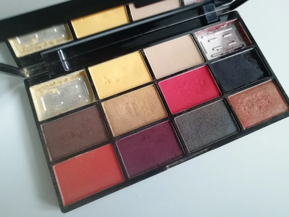 NYX Professionell Makeup FIRE Makeup Lidschatten Palette