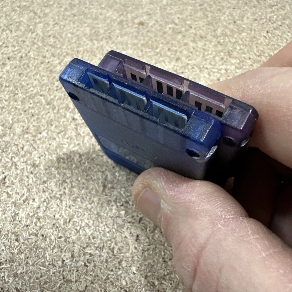 MadCatz 存储卡 批量 2 索尼 PlayStation 1 原装 半透明 蓝色 紫色 — 第 4/4 张图片