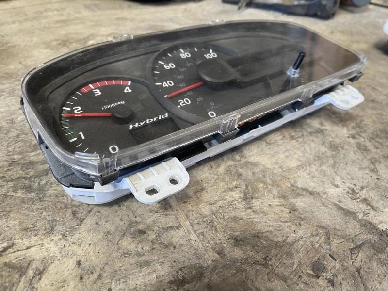 USED 2019 HINO 195 HYBRID   SPEEDOMETER Assembly  83800-37S70 approx 25k! - image 3 of 4