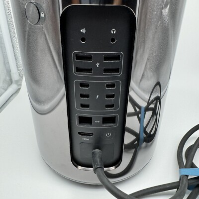 Apple Mac Pro 2013 A1481 | 3.70GHz Xeon E5 | 12GB RAM Apple Mac Pro 2013 A1481 | 3.70GHz Xeon E5 | 12GB RAM