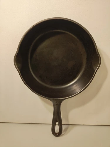 Vintage Wagner Ware Sidney 0, Cast Iron 8" Skillet #5, #1055B 12 5/8 In Length