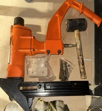 CENTRAL PNEUMATIC 99640 FLOOR NAILER (1618735-1) Tested And Working