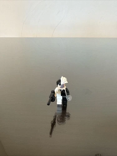 LEGO BATMAN 7781 RARE TWO FACE MINI FIGURE WITH COIN AND MACHINE GUN-PICS