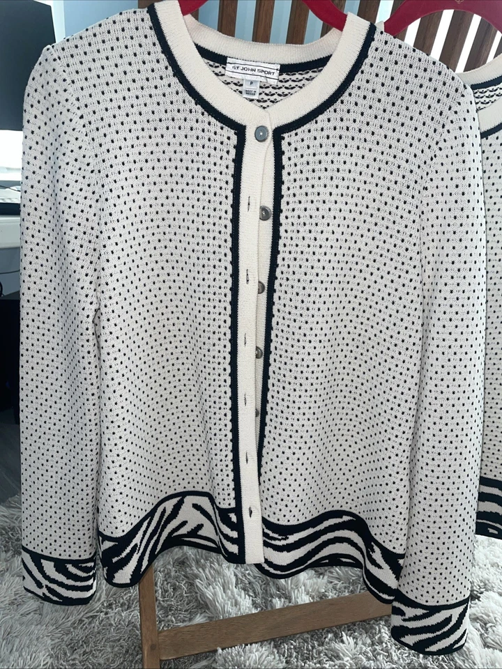 St John Knits Sweater Set, pre-loved💕Sz P - Image 3 of 4