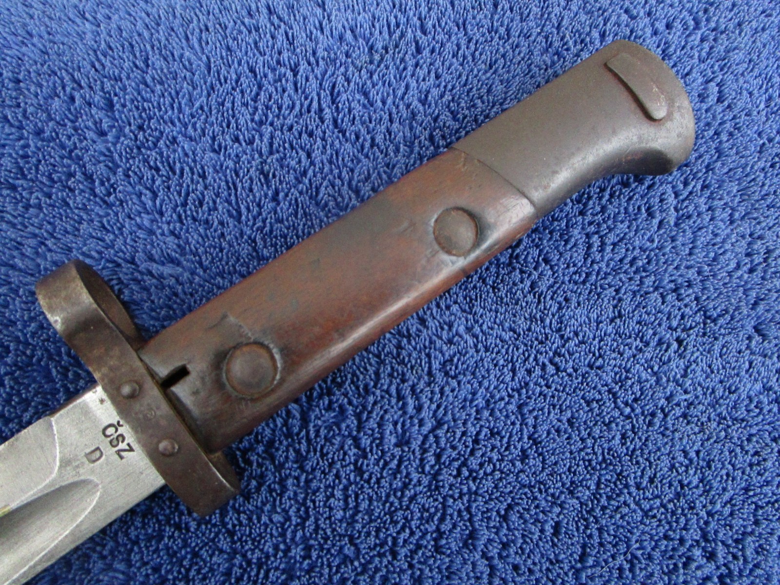 ORIGINAL VINTAGE VZ-24 CZECHOSLOVAKIA MAUZER BAYONET AND SCABBARD "D" ARTILLERY