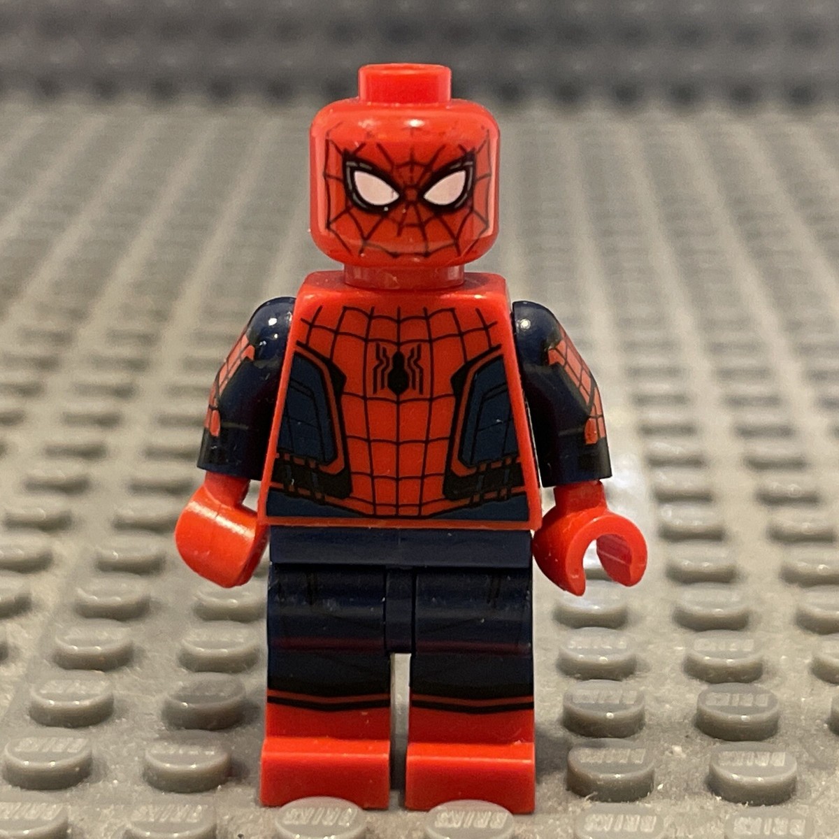 LEGO Minifigure SPIDER MAN Black Web Pattern Civil War Marvel Super Heroes  76067