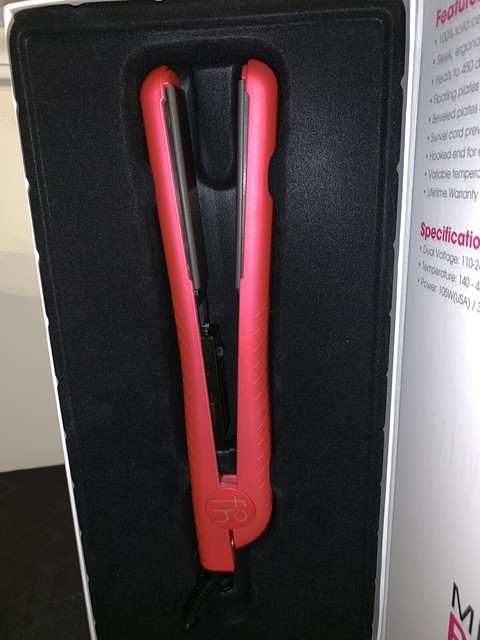 Fahrenheit Hot Pink Ceramic 1 1 4 Flat Iron Hair Care