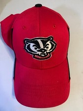 Wisconsin Badgers Hat Cap Youth Adjustable Red Black Pre-Owned HT15 144