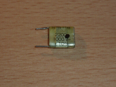 Roederstein ERO film capacitor 2200pF / 1000V= / 250V~, type KT1807