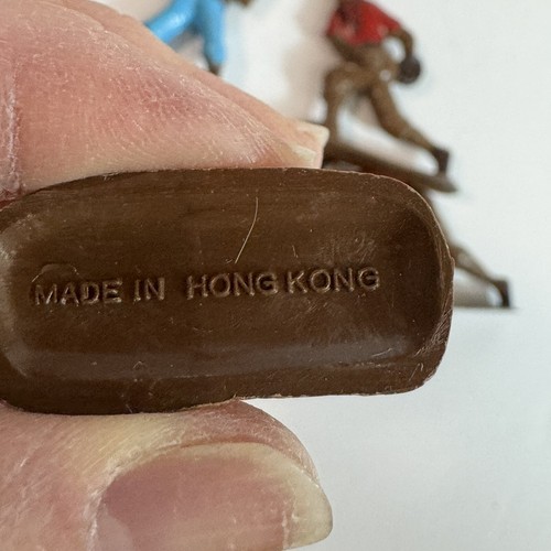 38 antiche figurine vintage plastica miniatura calcio plastica 2,25" Hong Kong - Foto 9 di 16