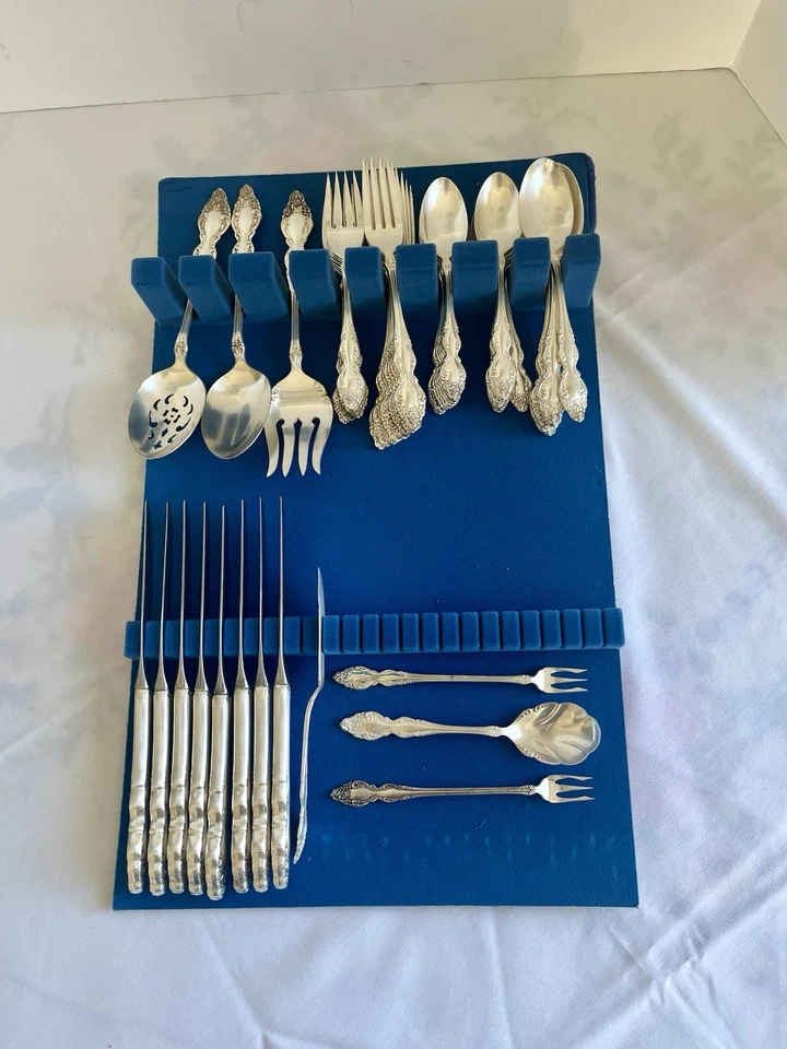 Juego de 61-1881 Rogers Oneida ltd BARROQUE ROSE Platería Plato de Plata Foto 2 de 4