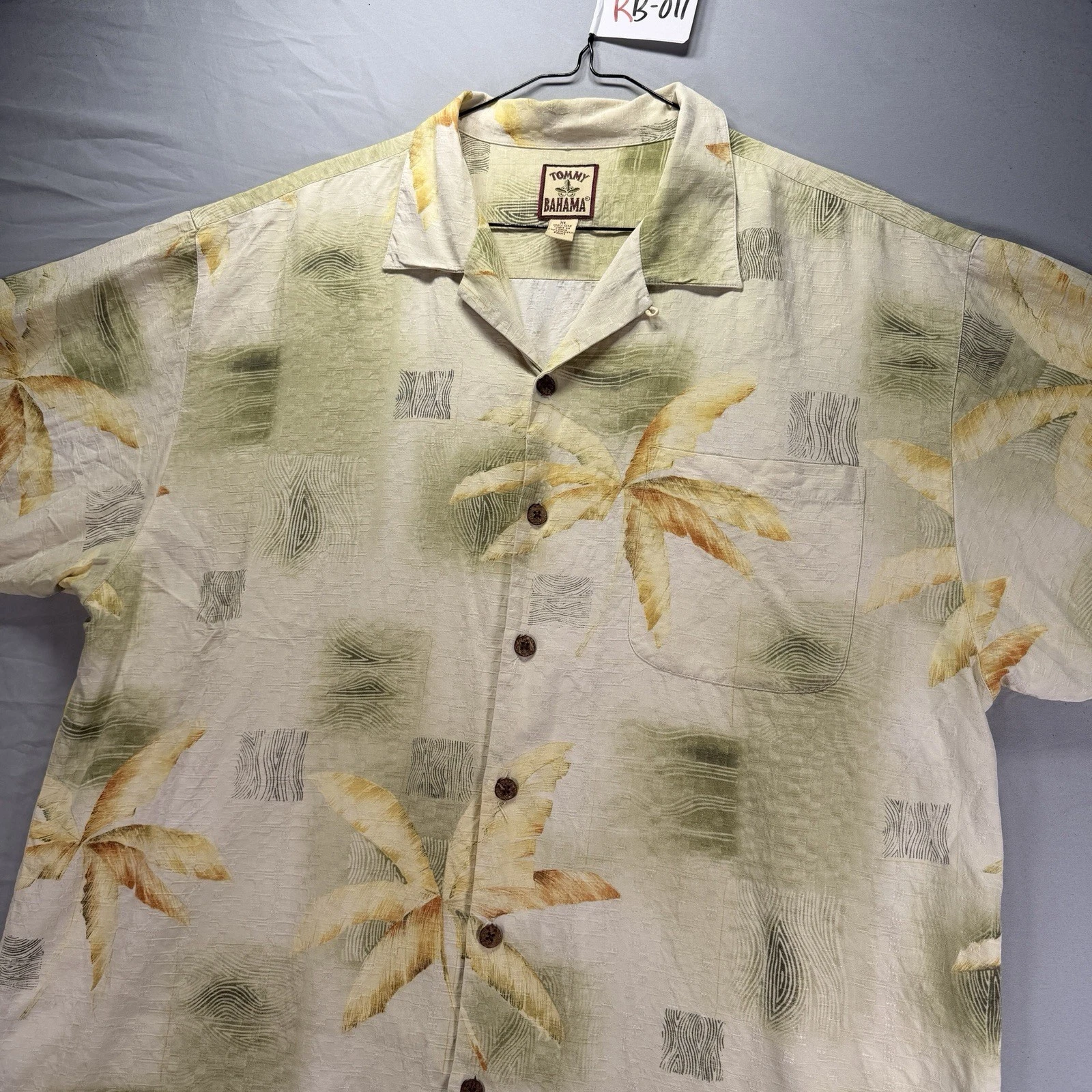 Tommy Bahama Shirt Mens XL Pure Silk Button Up Leaves Loop Collar Pocket
