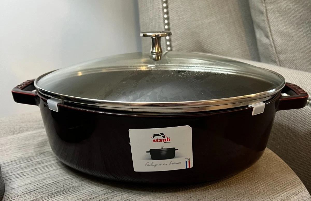 Staub Cast Iron 4.25-qt Shallow Wide Oval Cocotte with Glass Lid - Grenadine NEW