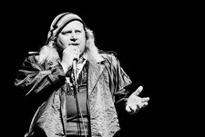American comedian Sam Kinison performs at the Beacon Theatre New Y- Old Photo 1