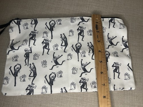Karl Lagerfeld Paris Zippered Pouch Cat Print 11" X 7" - Picture 6 of 6