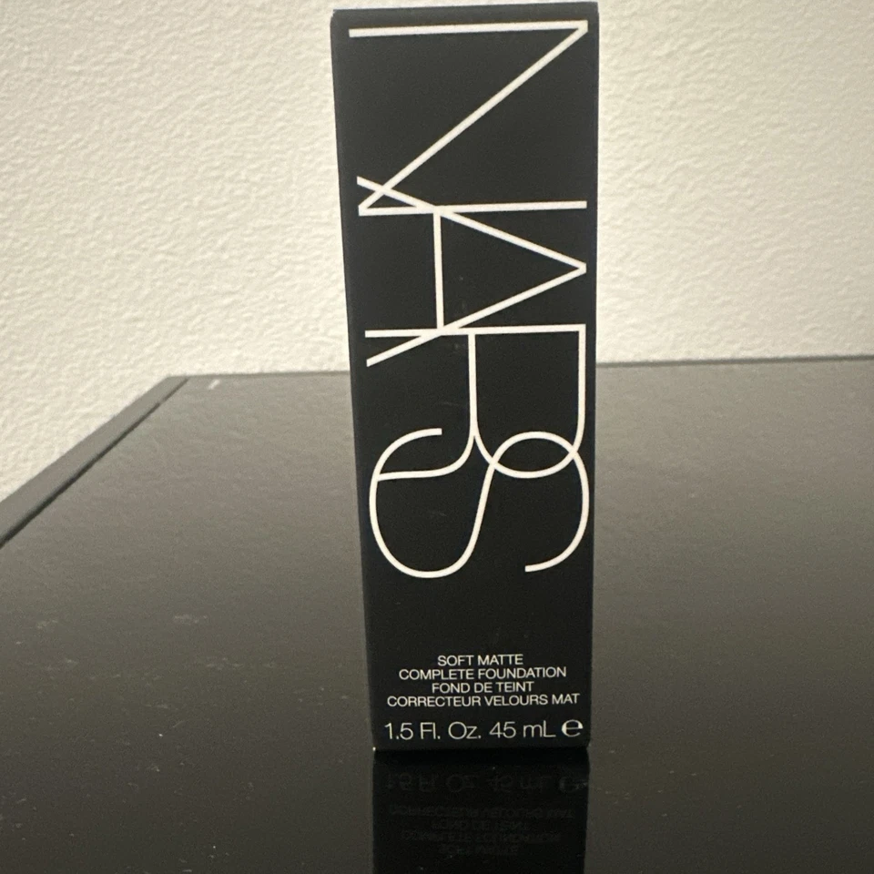 NARS Soft Matte Complete Foundation - # Mont Blanc (Light2) 45ml/1.5oz - Image 3 of 3