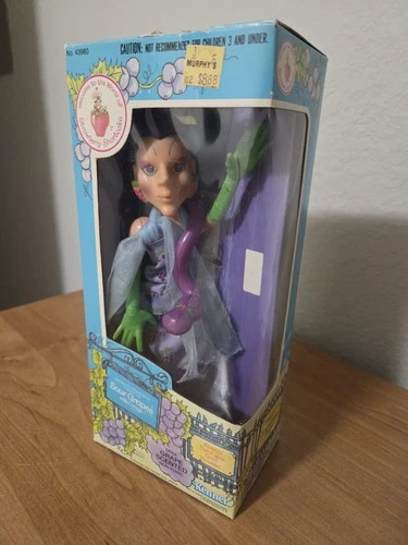 Vintage 1980s Strawberry Shortcake Sour Grapes & Dregs Doll Kenner 43980 New