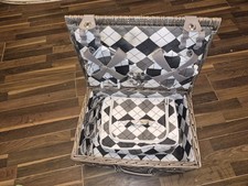 Charles Bentley Wicker Picnic Basket Hamper Set For 4 Person Chequered Lining