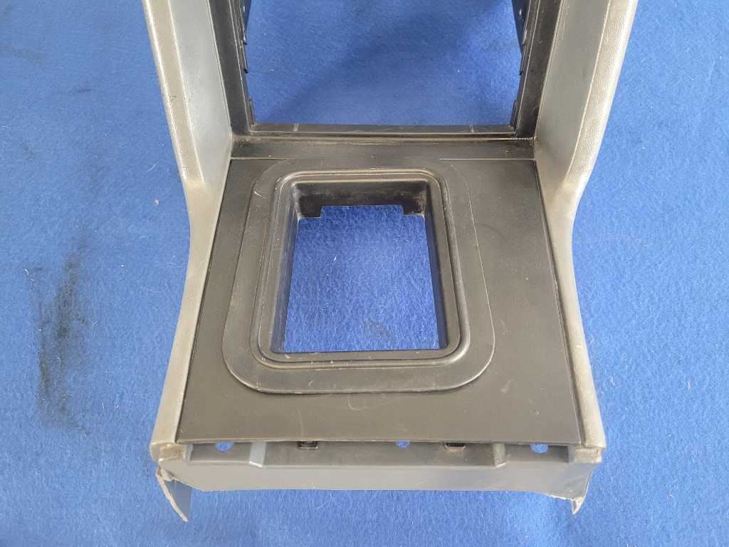 1990 Ford Mustang GT Mclaren Convertible Front Console Bezel Radio 2603