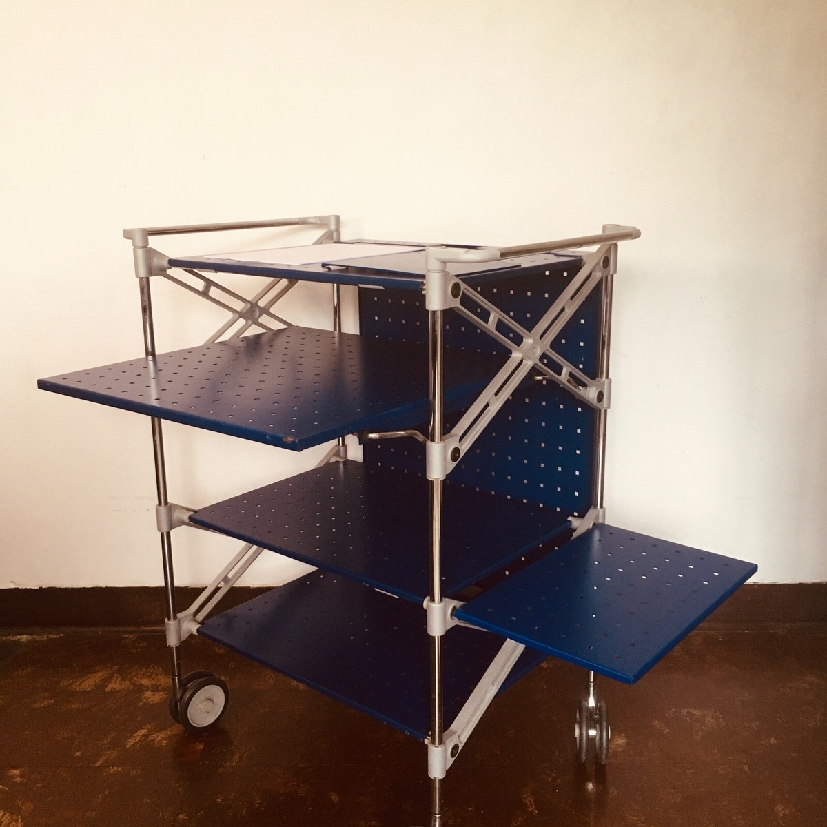 kartell oxo pc trolley designed by Antonio Citterio -Retro Blue