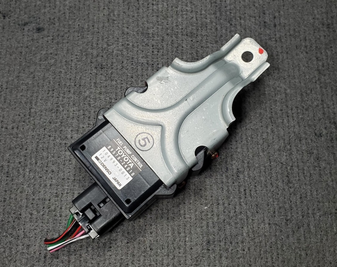 19922000 Lexus SC300 SC400 FUEL PUMP ECU CONTROL MODULE 8957024010