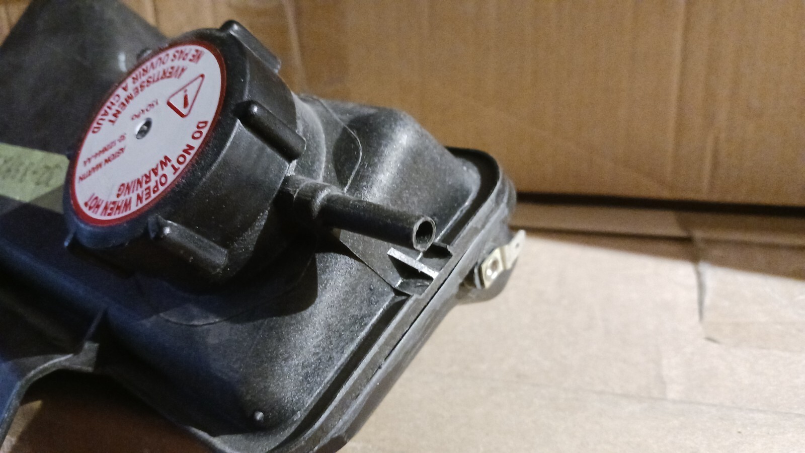 Aston Martin HEADER TNK KIT-SB084 - 32-85925