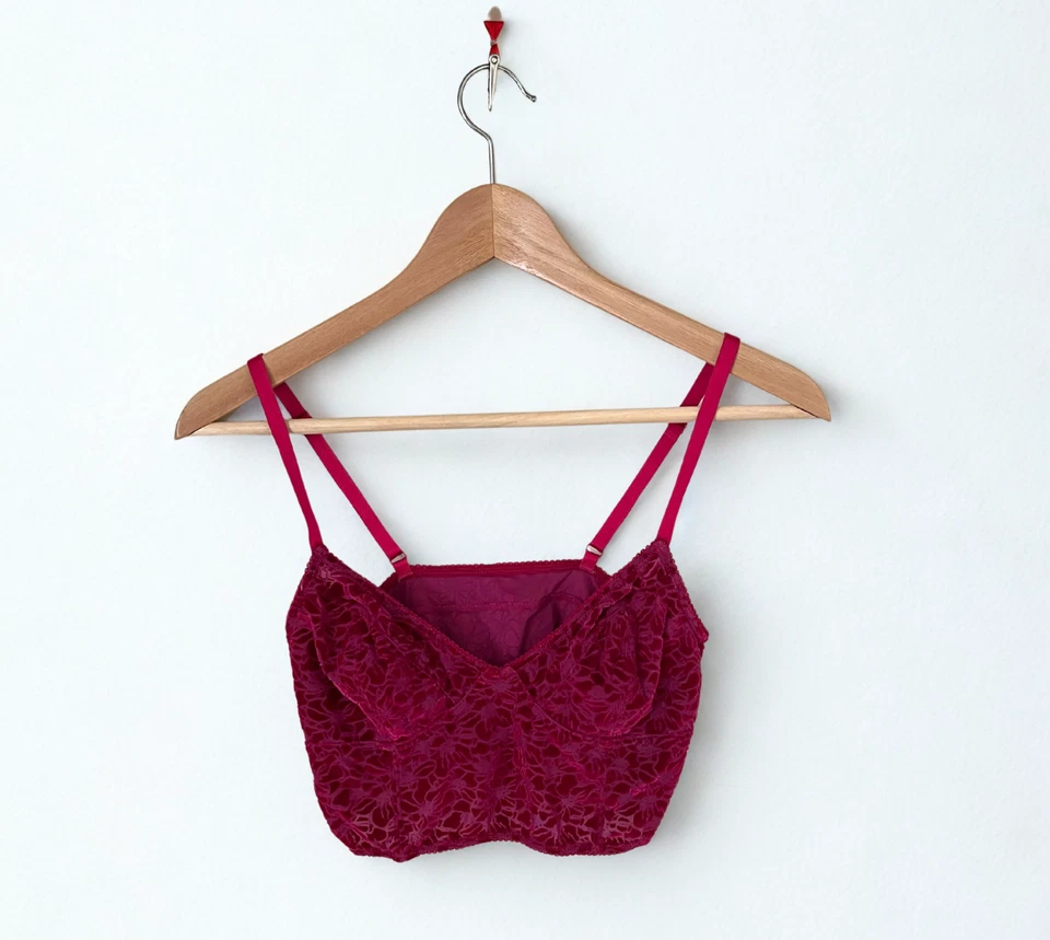 Alças ajustáveis Free People Intimately Bralette magenta floral veludo tamanho M - Imagem 3 de 4