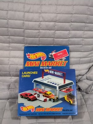 1987 HOT WHEELS MINI MARKET STO & GO SET, UNPUNCHED CARD