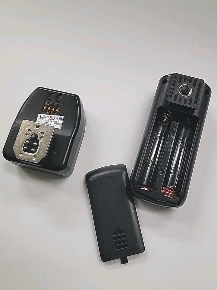 CONTROLADOR INALÁMBRICO YONGNUO RF-602TX CON TRANSMISOR YONGNUO RF-602RX-USADO. Foto 3 de 3