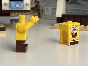 LEGO SpongeBob SquarePants: Glove World (3816) Complete With Only SpongeBob