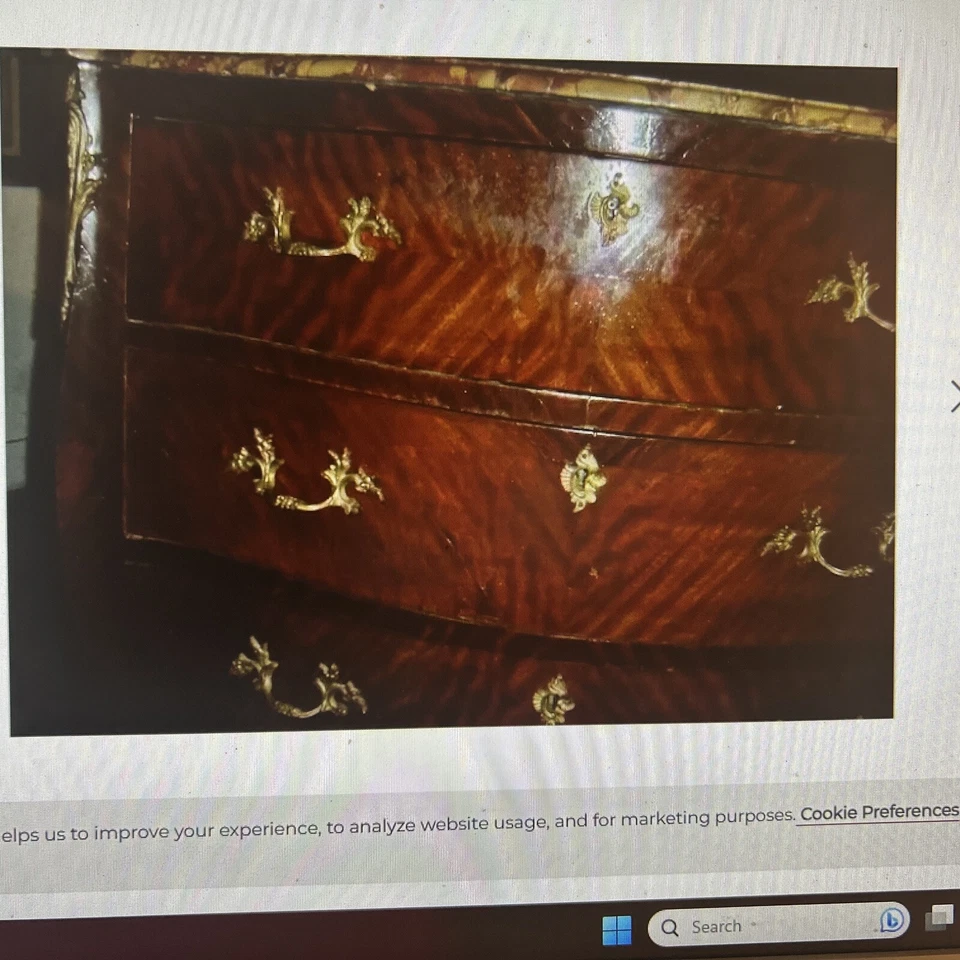 Antiguo aparador francés estilo LXV bronce decoraciones mármol superior 3 cajones, 1900 Foto 4 de 4