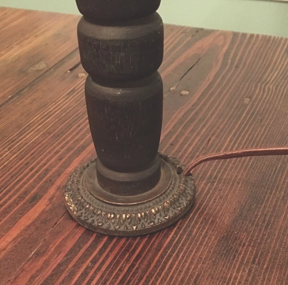 Lámpara de mesa de madera antigua enchufable con cable con globo redondo blanco leche 58 largo Foto 4 de 4