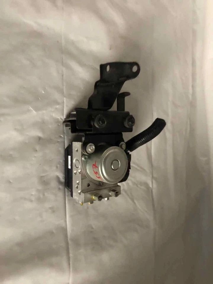 2011 - 2012 NISSAN LEAF ABS Anti-lock Brake System Control Module Assembly - Image 2 of 4