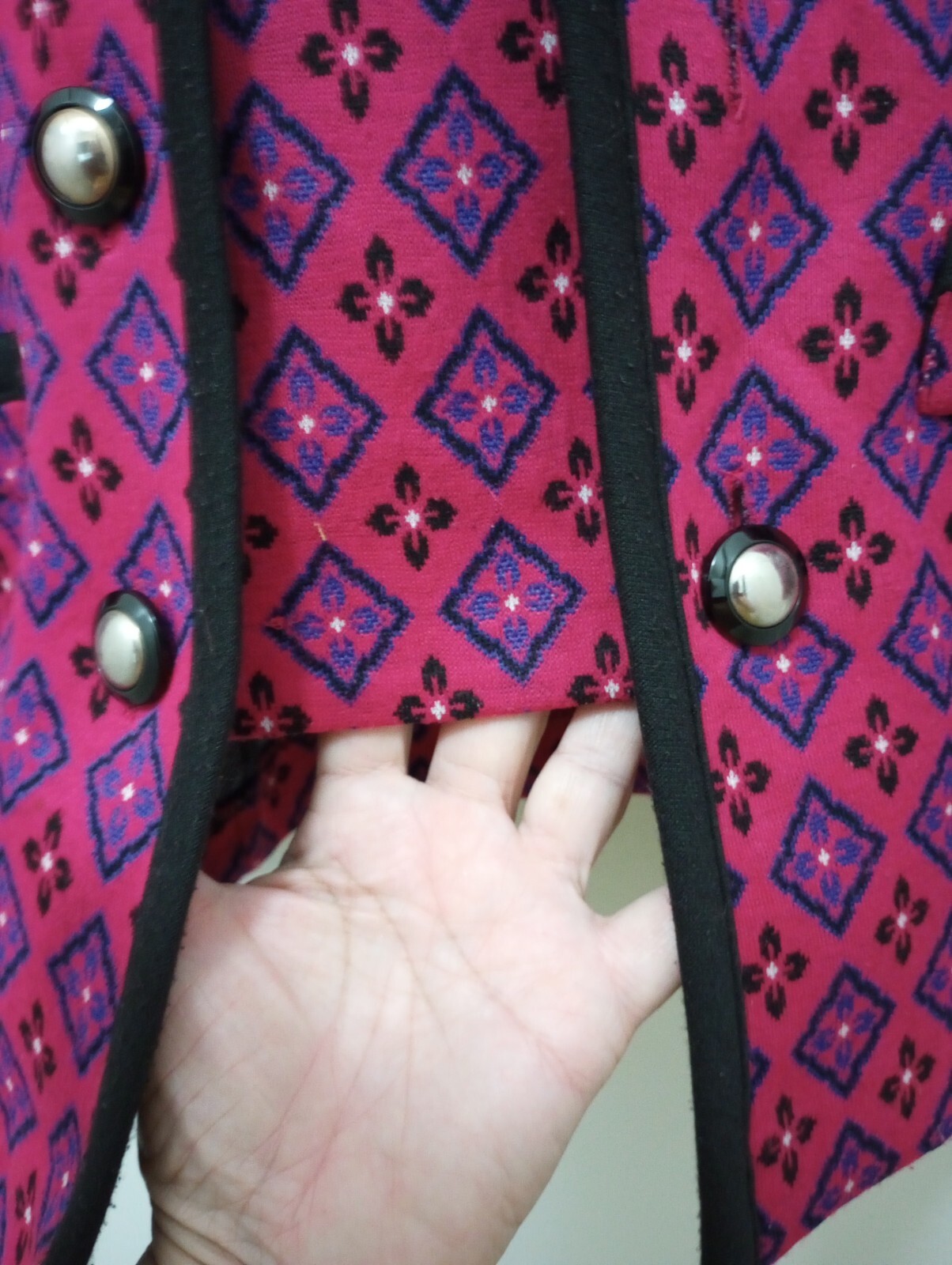 FILA Lesli Fay giacca rossa regolare taglia S decorata con 2 file di bottoni rombi