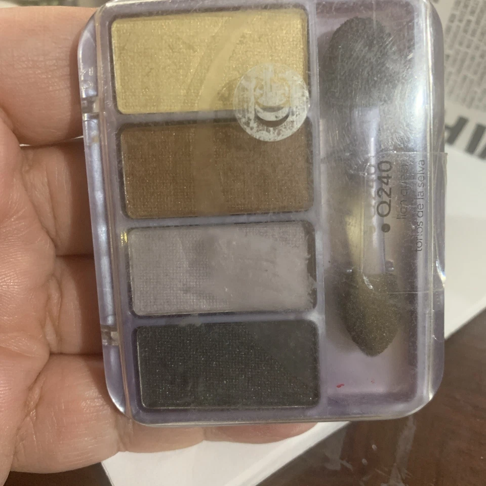 Cover Girl 240 Lion Queen Eye Shadow Pressed Powder Quad Discontinued - Изображение 3 из 4