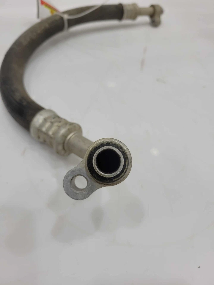 Manguera de succión de aire acondicionado Chevy Silverado 2001-2005 8 cilindros solo original OEM 15187285 Foto 2 de 3