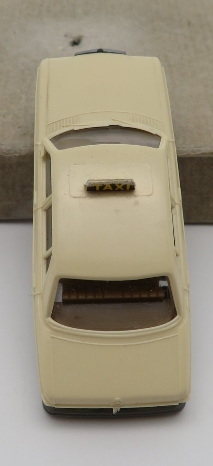 Modèle Réduit WIKING HO 1/87 - Mercedes 220 Marron - Boîte Originale - Collection Miniature