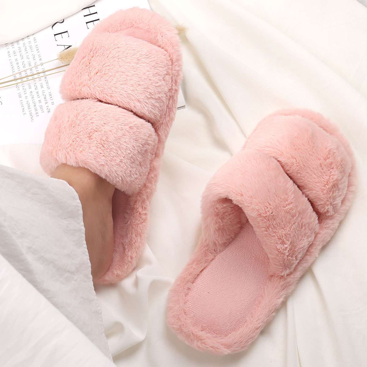 Women's Coral Fleece Slippers With Memory Foam Slip-on House Shoes