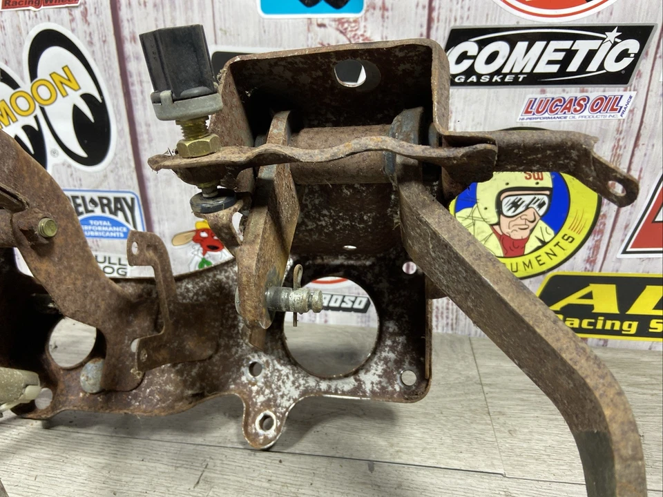 Toyota Pickup Truck 89-95 Embrague y Pedal de Freno Conjunto Soporte Pickup Foto 2 de 4