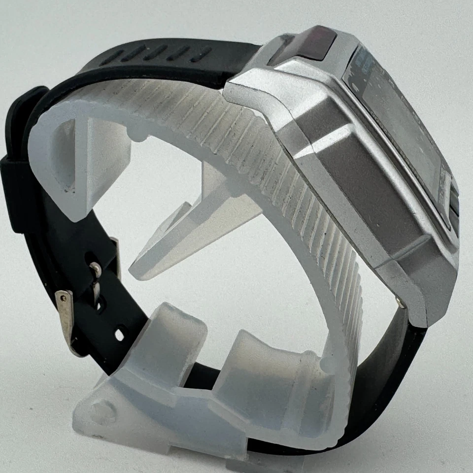 Reloj de cuarzo digital de colección para hombre con control remoto omnipotente TV de muñeca batería nueva Foto 3 de 4