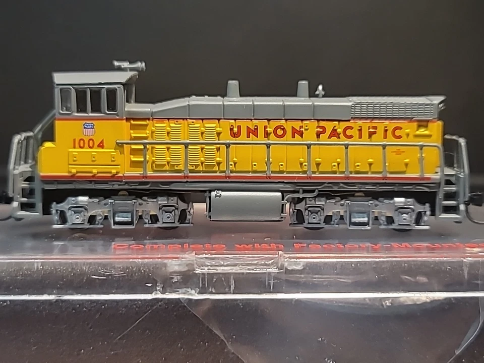 Con-Cor 0001-002303 MP15 EMD 1004 of the Union Pacific - Image 3 of 4