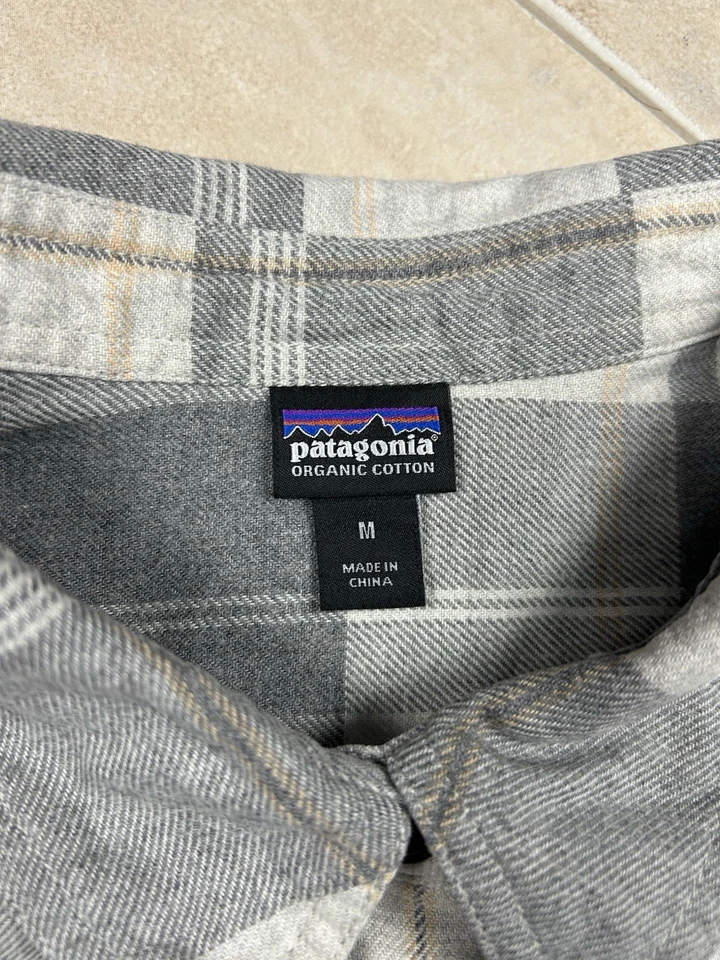 Patagonia Organic Cotton Flannel Shirt M Grey Plaid Long Sleeve - Image 4 of 4