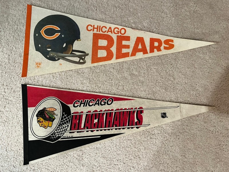 VINTAGE 1970/80s's Chicago Bears  & Blackhawks Pennant, NICE!