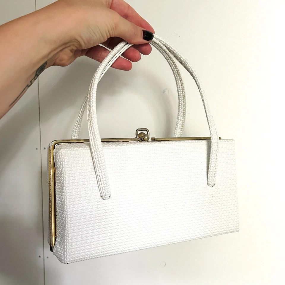 Vintage Rectangular Box Purse White Woven Pattern Gold Tone Details - Image 4 of 4