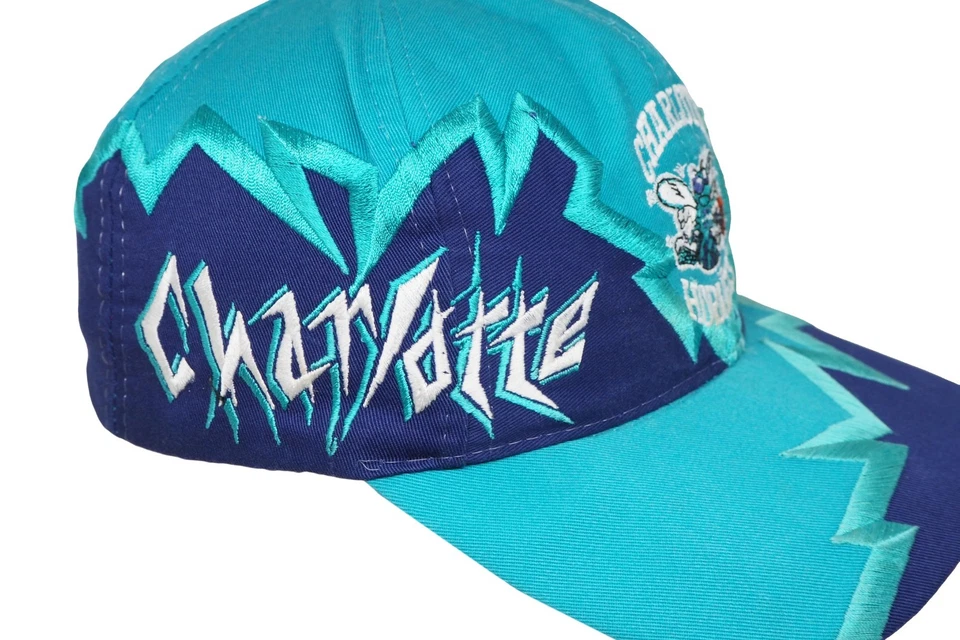 Gorra de colección Charlotte Hornets Drew Pearson rara de los 90 NBA sombrero púrpura azul EE. UU. Foto 4 de 4