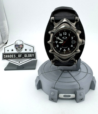 OAKLEY SADDLEBACK WATCH STEALTH BLACK & HONED DIAL W/ LEATHER STRAP 10-174 2005