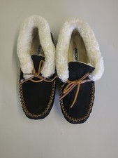 Size 11M Minnetonka Chrissy Black Suede Slip On Moccasin Shoes