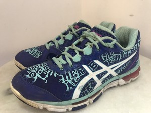 asics netball trainers size 4